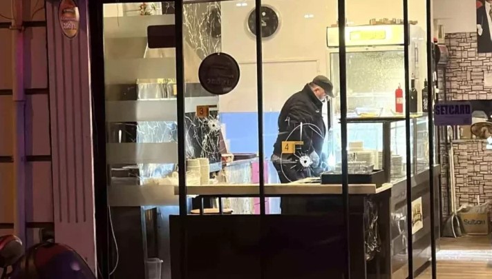 Çanakkale İsmetpaşa Mahallesi'nde silahlı saldırı olayının meydana geldiği iş yeri